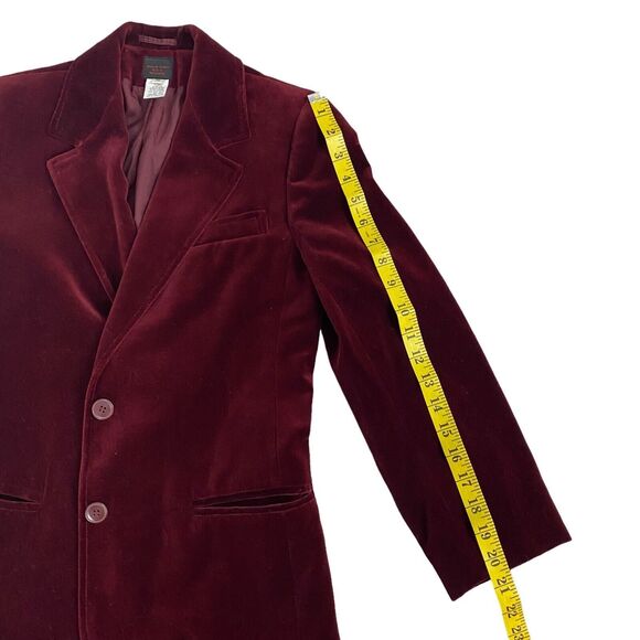 Women’s Vintage Red Velvet Blazer - Holiday Party Perfection! - Picture 10 of 16